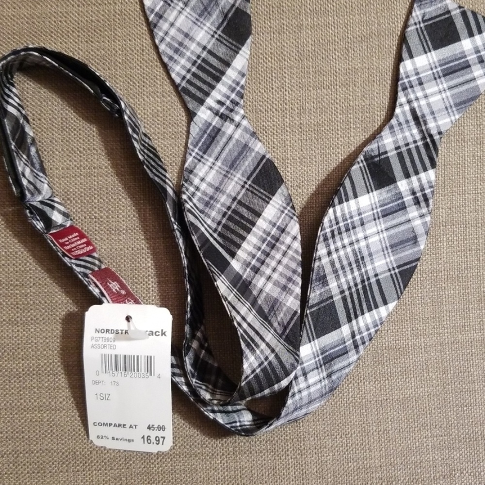 Original Penguin bow tie